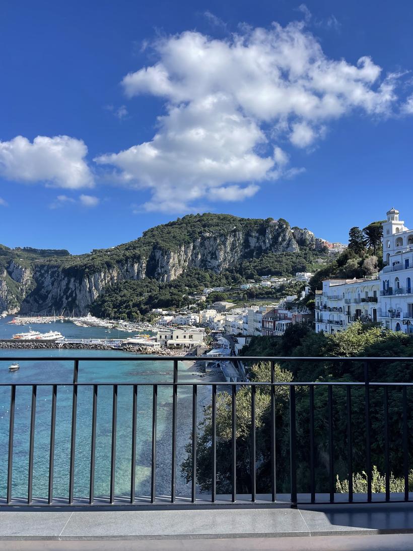 La terrazza sul mare fotografata col telefono